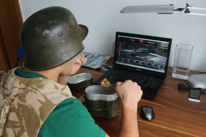 Взрослые мужики упоролись с World of Tanks