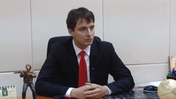Алексей Рогозин идет на работу в Минобороны Алексей Рогозин идет на работу в Минобороны