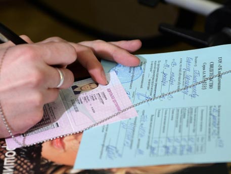 В ГД внесен законодательный проект о введении водительских прав для 16-летних