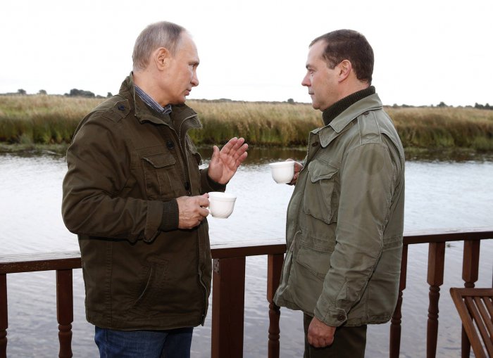 Рыбалка с президентом на озере Ильмень.