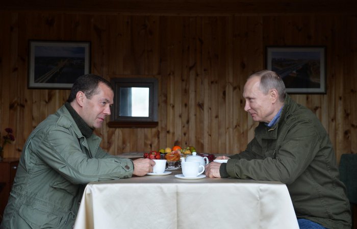 Рыбалка с президентом на озере Ильмень.
