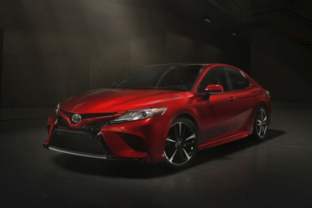 Вспоминаем все поколения популярной Toyota Camry, которая вот уже 36 лет держится на конвейере