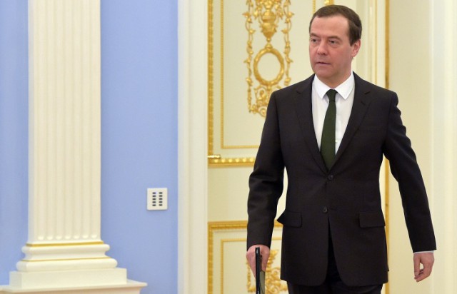 Медведев подал декларацию о доходах за 2016 год Медведев подал декларацию о доходах за 2016 год