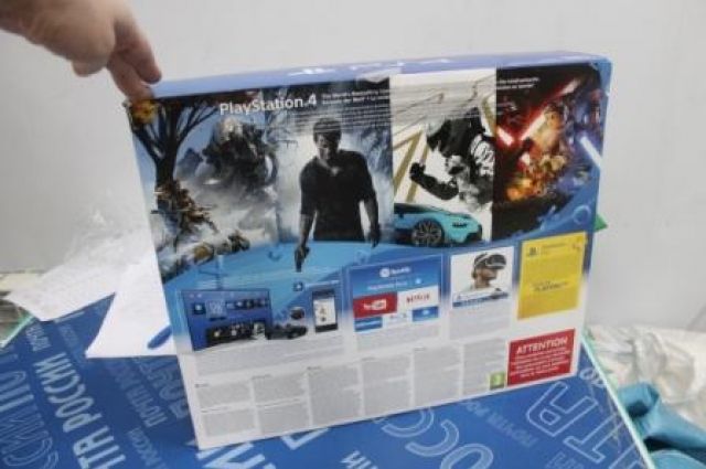 Житель Сургута получит штраф за заказ в Германии «Sony Playstation-4» Житель Сургута получит штраф за заказ в Германии «Sony Playstation-4»