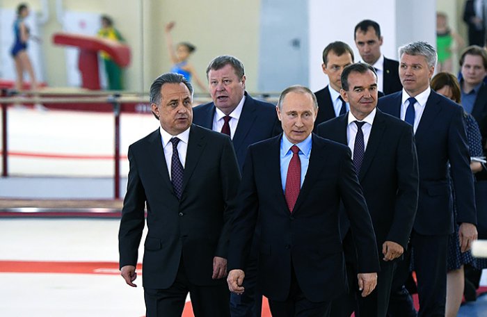 У нас отбирают медали, а мы молчим. Просто позор 	