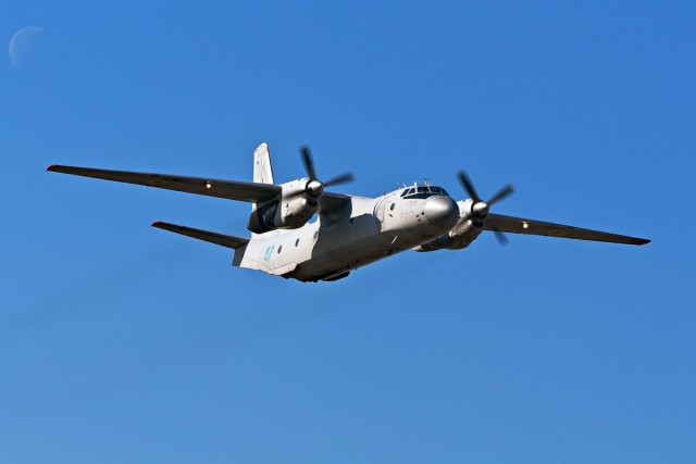 Российский транспортный самолет Ан-26 потерпел крушение в Сирии, 32 человека погибли    