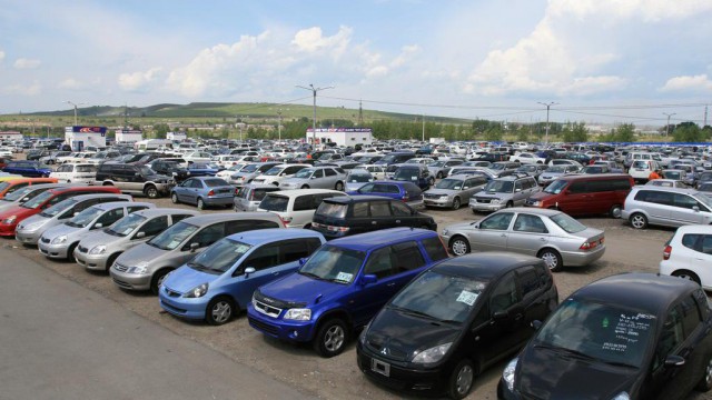 СМИ узнали о планах запретить россиянам самостоятельную продажу подержанных автомобилей СМИ узнали о планах запретить россиянам самостоятельную продажу подержанных автомобилей