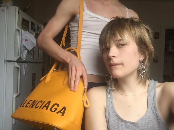 Кажется, инстаграм дома моды Balenciaga подсел на дурь