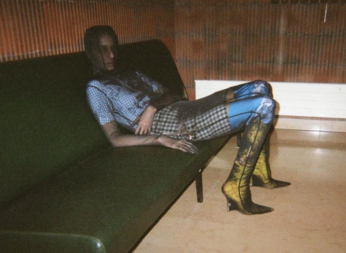 Кажется, инстаграм дома моды Balenciaga подсел на дурь