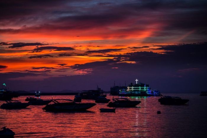 Район красных фонарей тайского города Паттайя