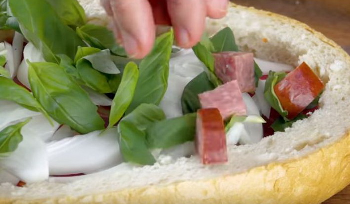 Пицца из батона – простое и вкусное блюдо Пицца из батона – простое и вкусное блюдо
