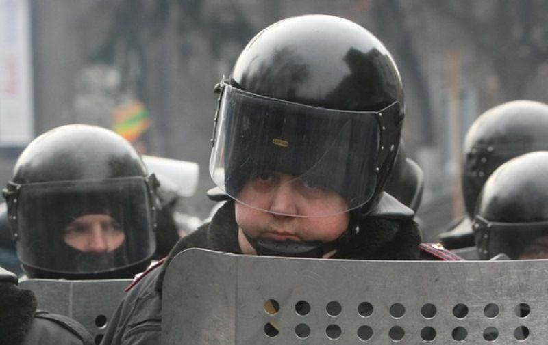 Украинский боец Беркута (2 фото)