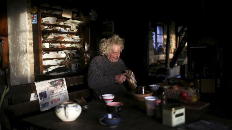 70-летний фермер живет по-старинке без современных технологий