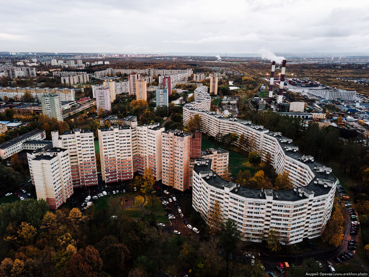 Удивительный «дом-змея» в Санкт-Петербурге