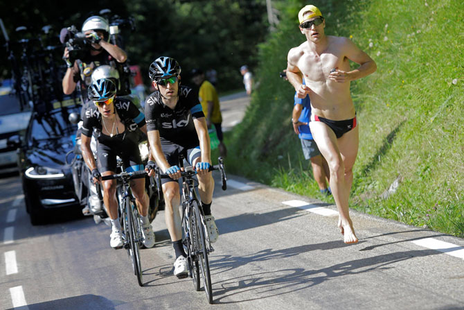 Самые яркие фотографии веломногодневки «Tour de France 2014» (21 фото)