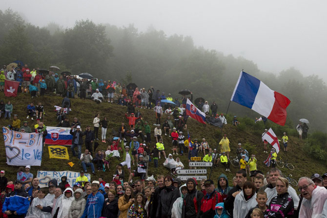 Самые яркие фотографии веломногодневки «Tour de France 2014» (21 фото)