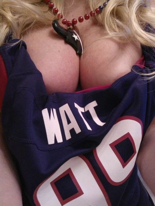 Грудастые фанатки американского футбола (93 фото)