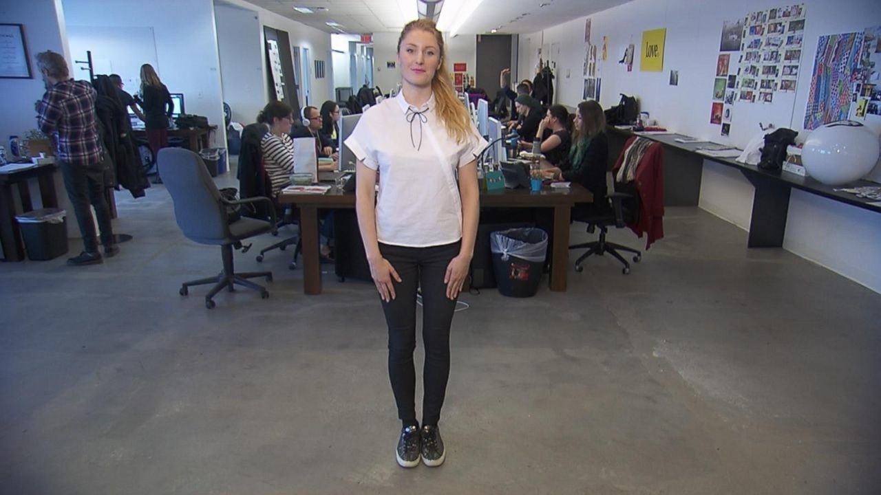 Арт-директор рекламной фирмы 3 года ходила в офис в одном и том же наряде