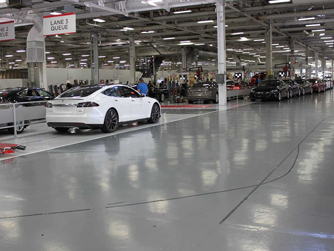 Экскурсия на завод, где Tesla собирает свою новую Model X Экскурсия на завод, где Tesla собирает свою новую Model X