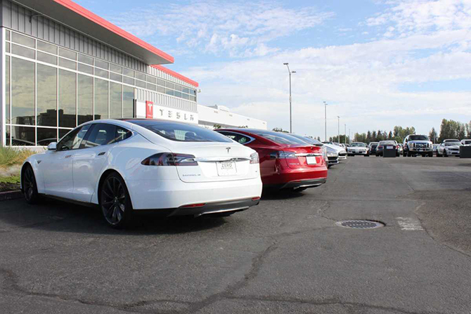 Экскурсия на завод, где Tesla собирает свою новую Model X Экскурсия на завод, где Tesla собирает свою новую Model X