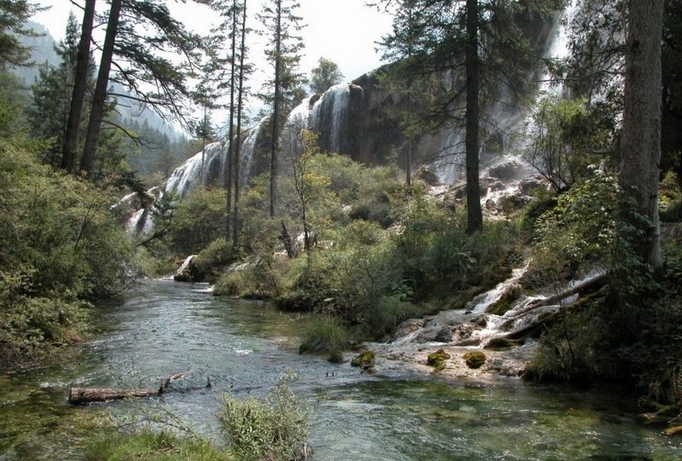 Водопад Нуорилан: сказка, оживающая с лучами солнца Водопад Нуорилан: сказка, оживающая с лучами солнца