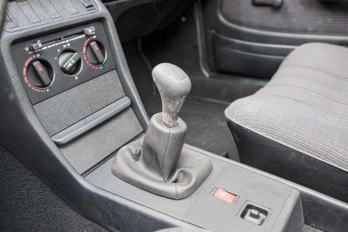 В гараже пожилого немца стоит Mercedes-Benz 240D W123 с пробегом в 30 км