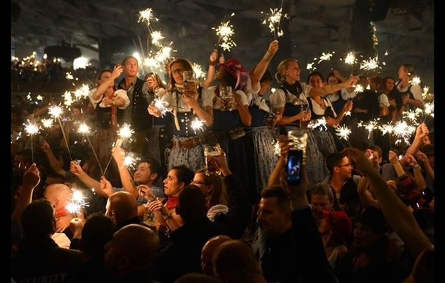 Самые масштабные фестивали и карнавалы мира (21 фото) Самые масштабные фестивали и карнавалы мира (21 фото)