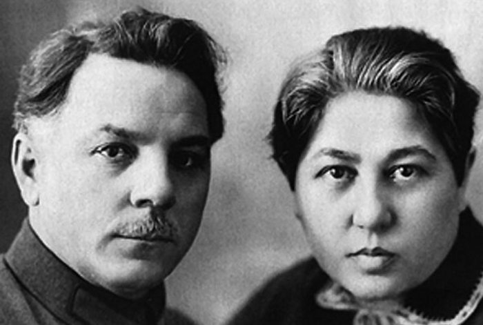 «Серые кардиналы» или женщины, сделавшие своих мужчин знаменитыми «Серые кардиналы» или женщины, сделавшие своих мужчин знаменитыми