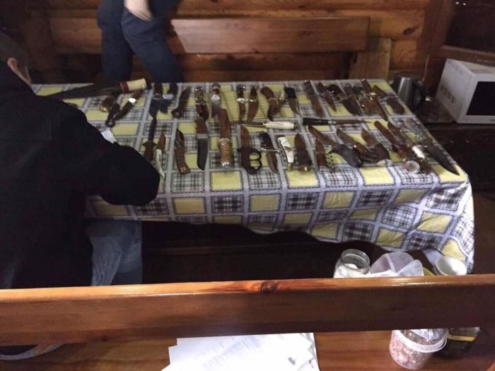 На Украине у задержанного полковника полиции изъяли оружие, золотые слитки и ювелирные изделия