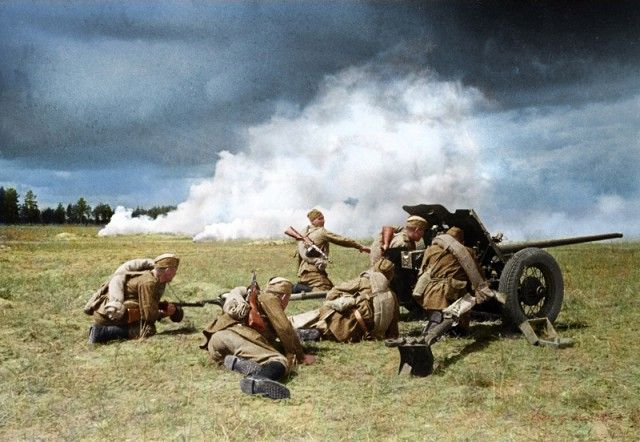"Ожившие" фото времен Великой Отечественной войны "Ожившие" фото времен Великой Отечественной войны