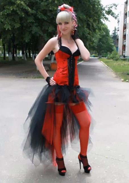 Странные платья выпускниц