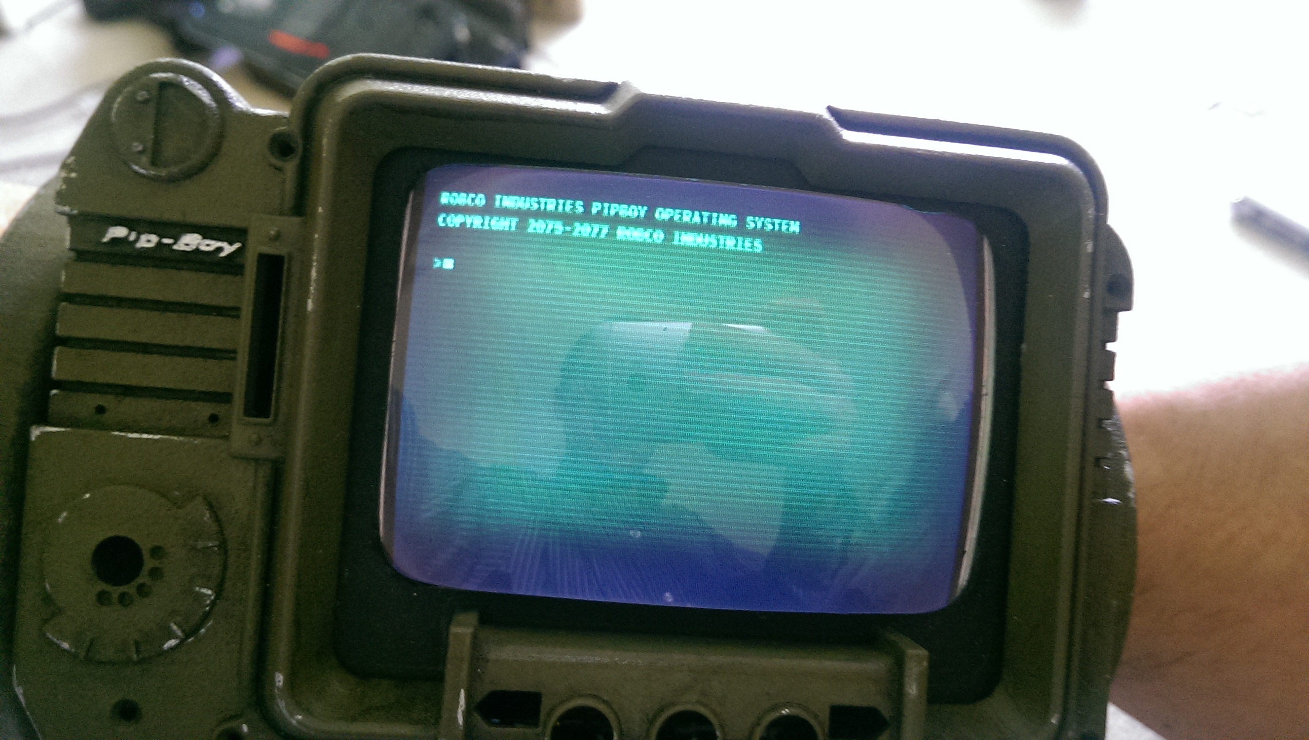 Фанат игры Fallout собрал работающую копию ассистента PipBoy 3000a