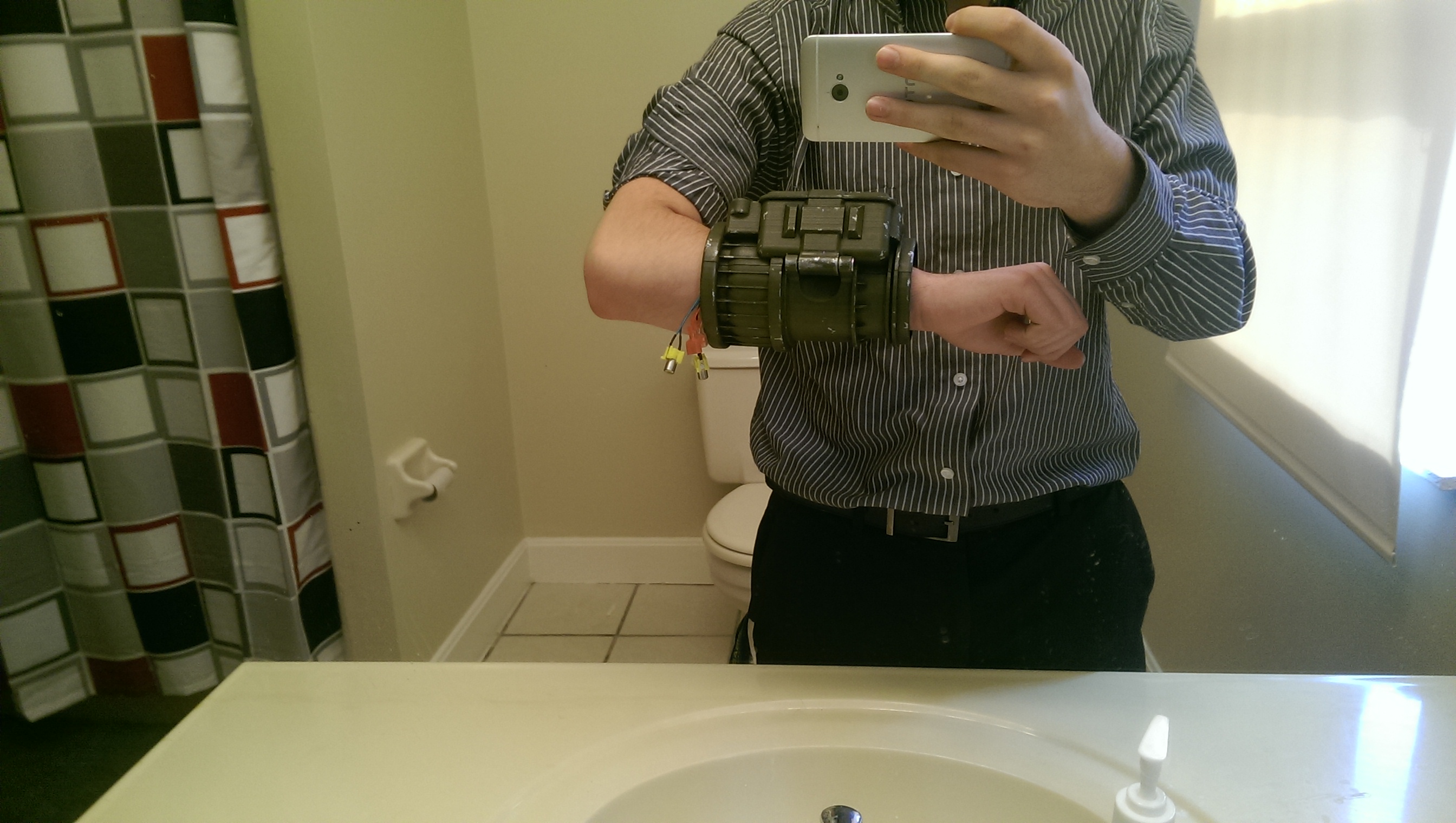 Фанат игры Fallout собрал работающую копию ассистента PipBoy 3000a