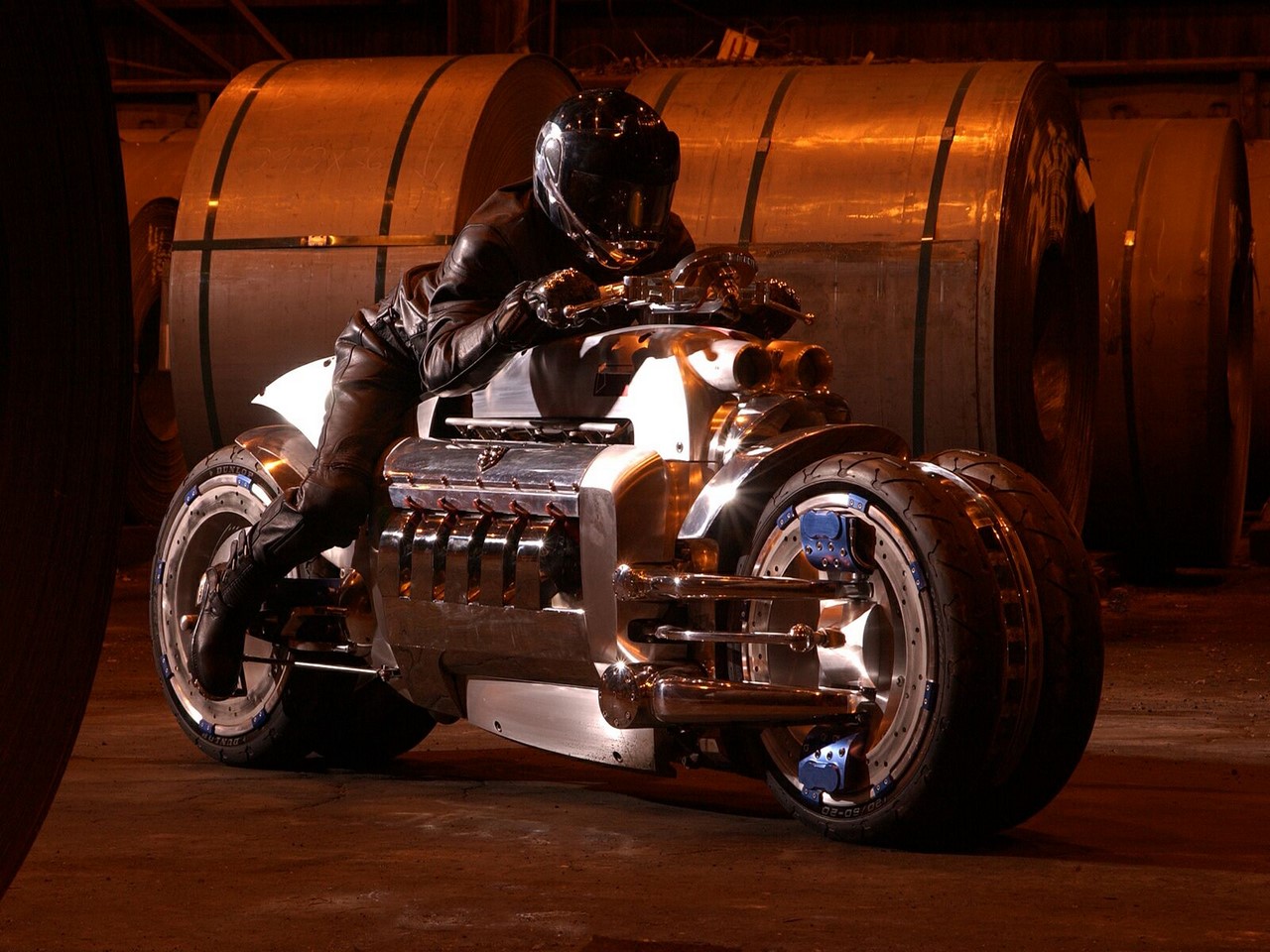 Самый быстрый мотоцикл в мире: Dodge Tomahawk Самый быстрый мотоцикл в мире: Dodge Tomahawk