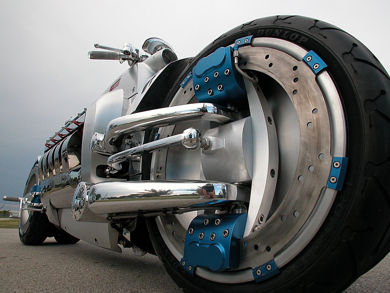 Самый быстрый мотоцикл в мире: Dodge Tomahawk Самый быстрый мотоцикл в мире: Dodge Tomahawk