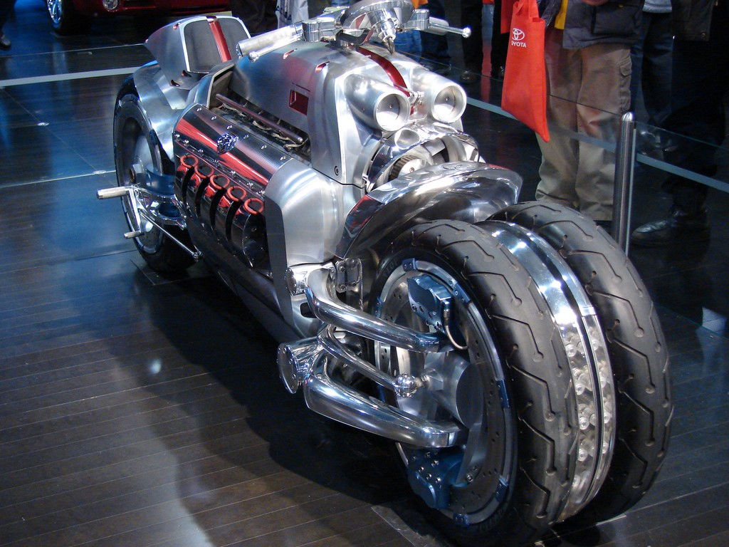 Самый быстрый мотоцикл в мире: Dodge Tomahawk Самый быстрый мотоцикл в мире: Dodge Tomahawk