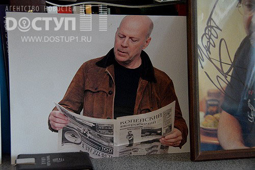 16 звезд Голливуда сфотографировались с «Копейским рабочим» 16 звезд Голливуда сфотографировались с «Копейским рабочим»