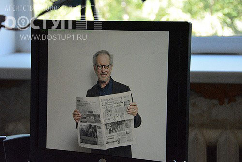 16 звезд Голливуда сфотографировались с «Копейским рабочим» 16 звезд Голливуда сфотографировались с «Копейским рабочим»
