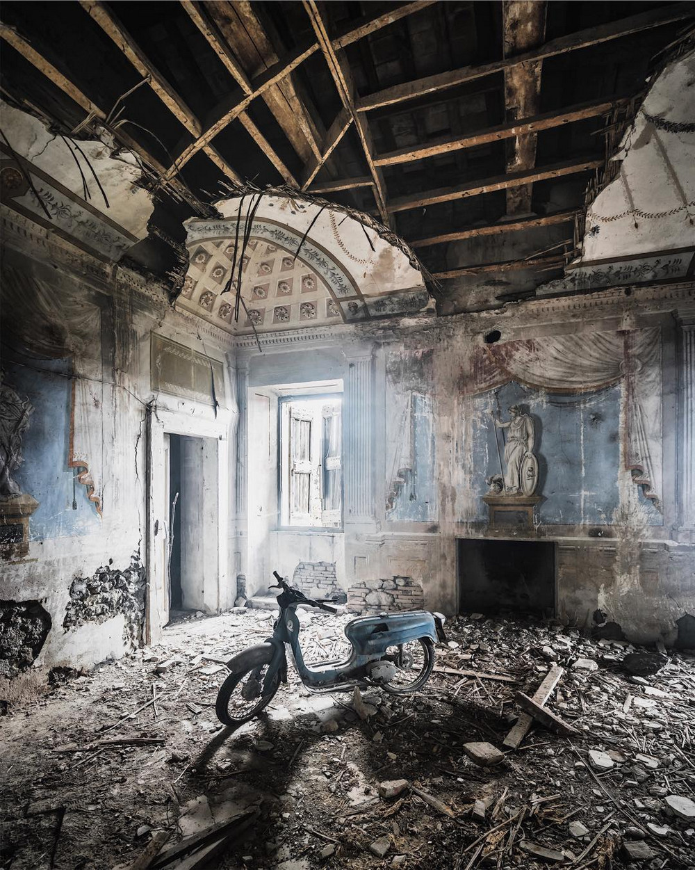 Заброшенные здания в фотографиях Саймона Йонга Заброшенные здания в фотографиях Саймона Йонга
