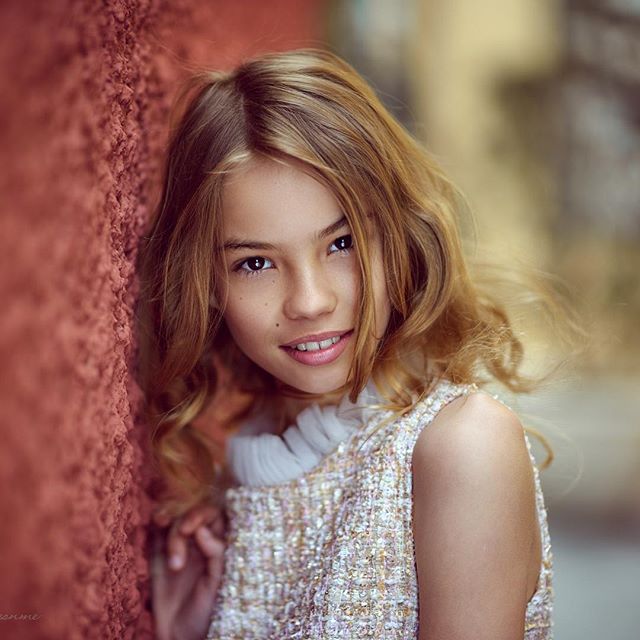 12-летняя девочка стала восходящей звездой Instagram 12-летняя девочка стала восходящей звездой Instagram
