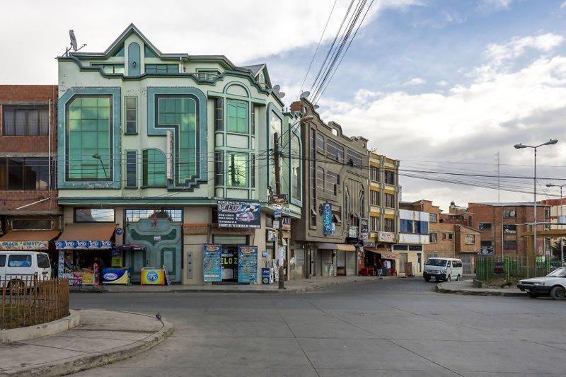Красочные особняки зажиточных индейцев в Боливии Красочные особняки зажиточных индейцев в Боливии