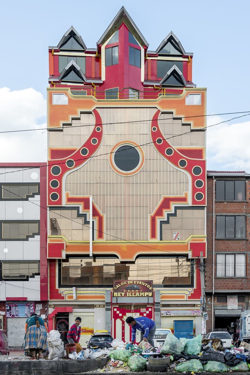Красочные особняки зажиточных индейцев в Боливии Красочные особняки зажиточных индейцев в Боливии
