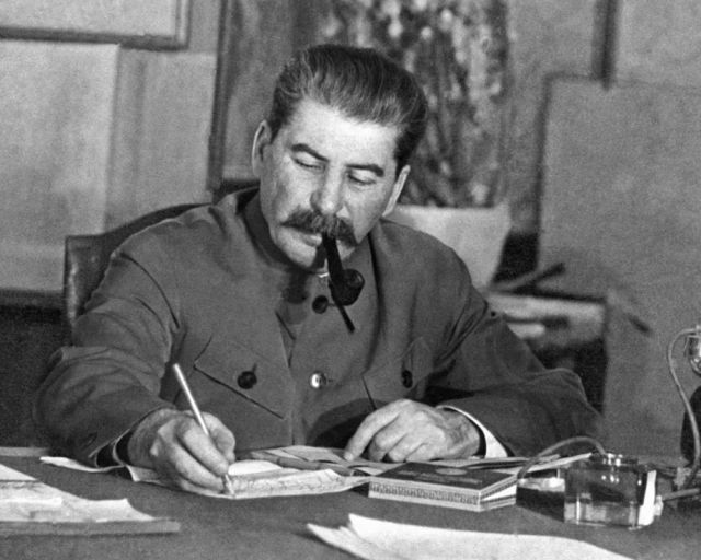 Названы главные российские кумиры ХХ века Названы главные российские кумиры ХХ века