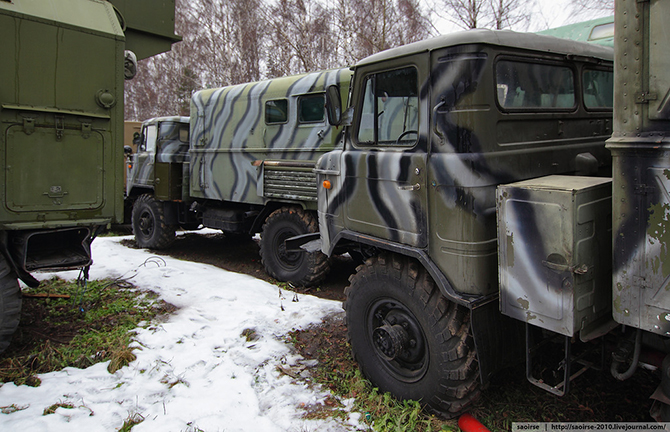 Березки, снег и списанная военная техника Березки, снег и списанная военная техника