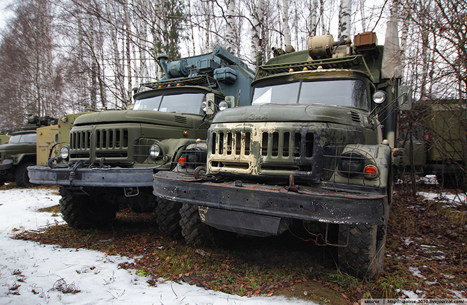 Березки, снег и списанная военная техника Березки, снег и списанная военная техника
