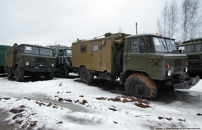 Березки, снег и списанная военная техника Березки, снег и списанная военная техника