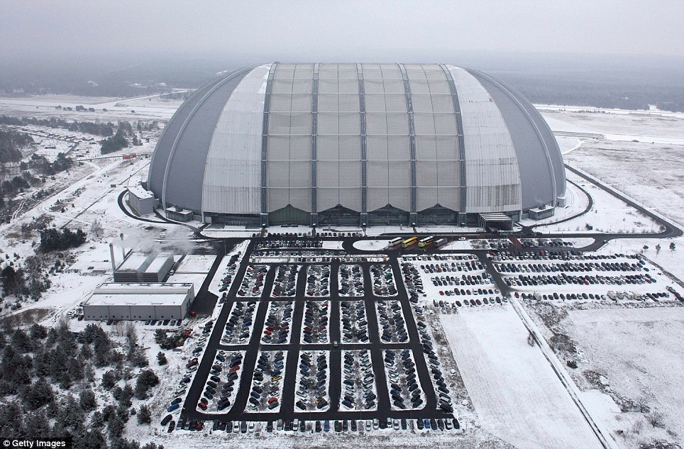 Тропический остров под куполом Тропический остров под куполом