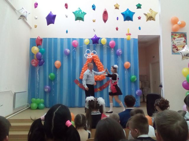 В поселке Кытлым Свердловской области попрощались с единственной выпускницей