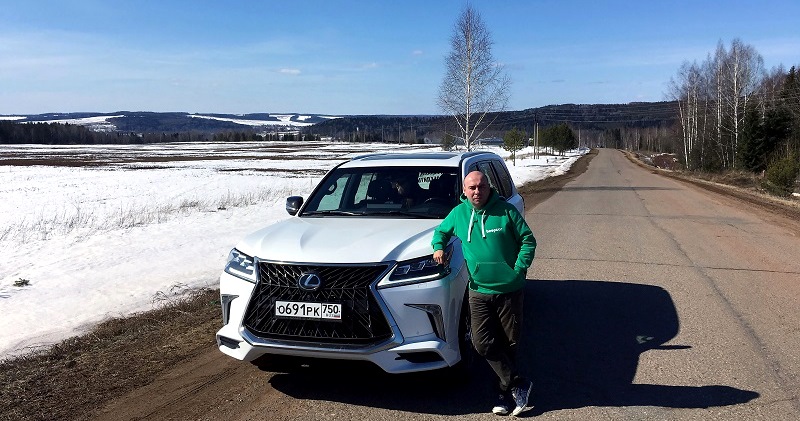 Роскошный Lexus LX 570 Роскошный Lexus LX 570