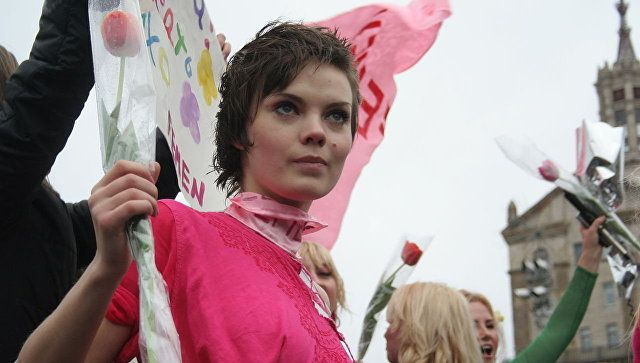 Основательница Femen Оксана Шачко покончила жизнь самоубийством Основательница Femen Оксана Шачко покончила жизнь самоубийством